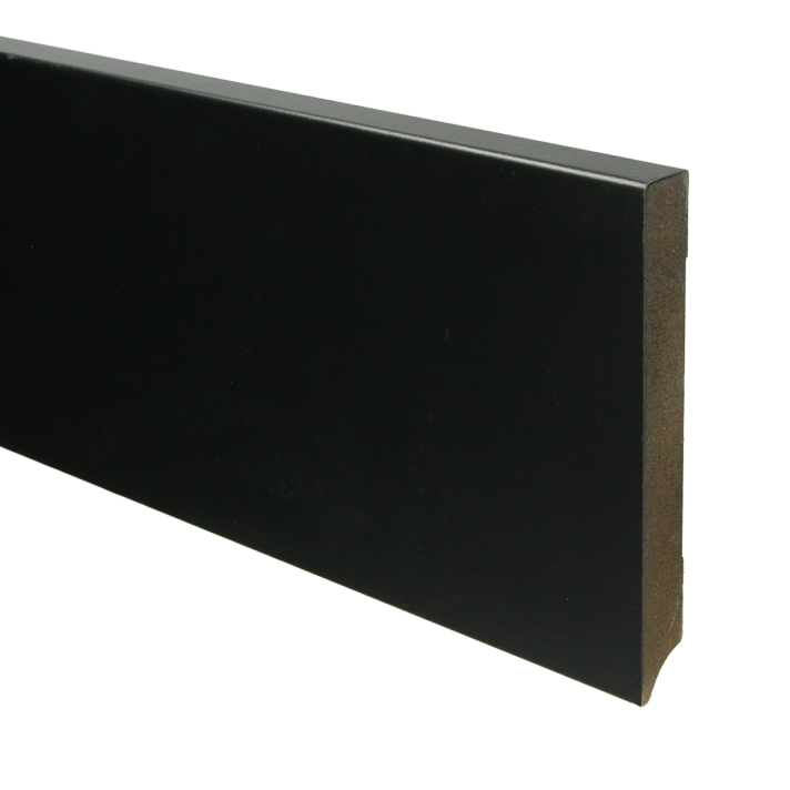 MDF Moderne plint 150x18 voorgelakt RAL 9005 | 2.4 meter
